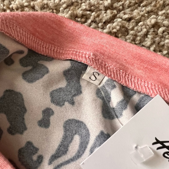 Pink and leopard print ladies blouse - Picture 4 of 5